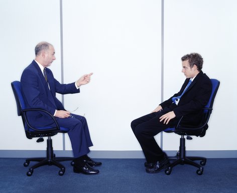 老板对你一见钟情的表现,老板对你这三个暗示要给你涨工资