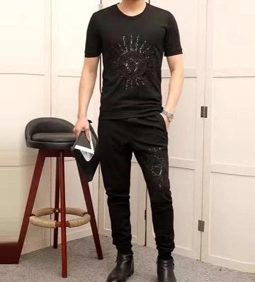 琛楀ご绌挎惌璧扮澶忓娼敺,娼敺鏈嶈鎼厤澶忓瀛︾敓