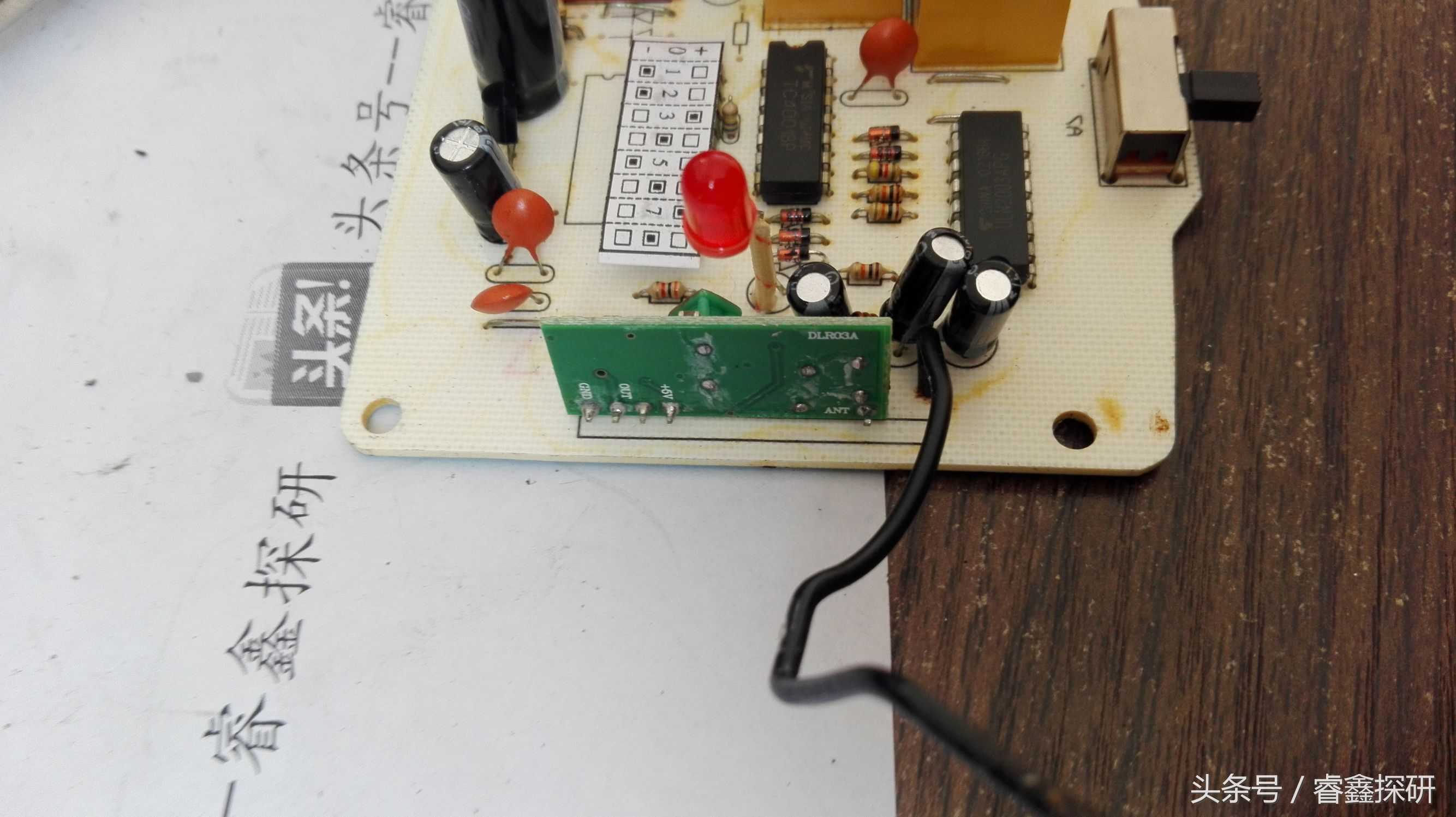 电动卷门遥控器最多配多少个,电动卷闸门遥控器怎么对码