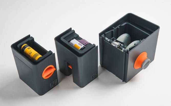 逃脱“暗箱操作”，一个小盒子就能教你怎么在阳光下冲洗胶卷