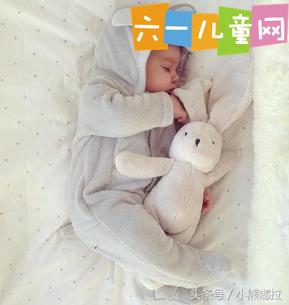 宝宝睡觉的呼吸声怎样算正常的,宝宝睡觉呼吸声重是打鼾吗