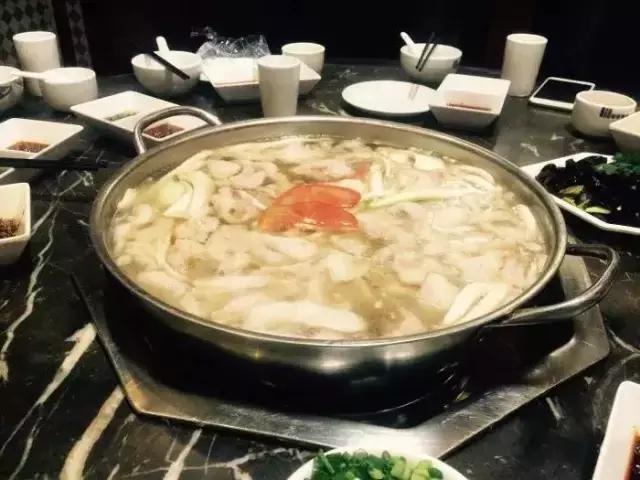 自从踏上重庆地铁2号线，减肥之路越来越远，美食吃得停不下来~