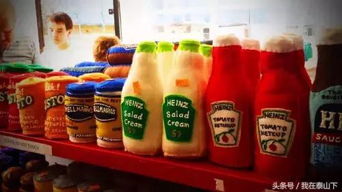 英国姑娘专门卖“假货”（针织品）的便利店