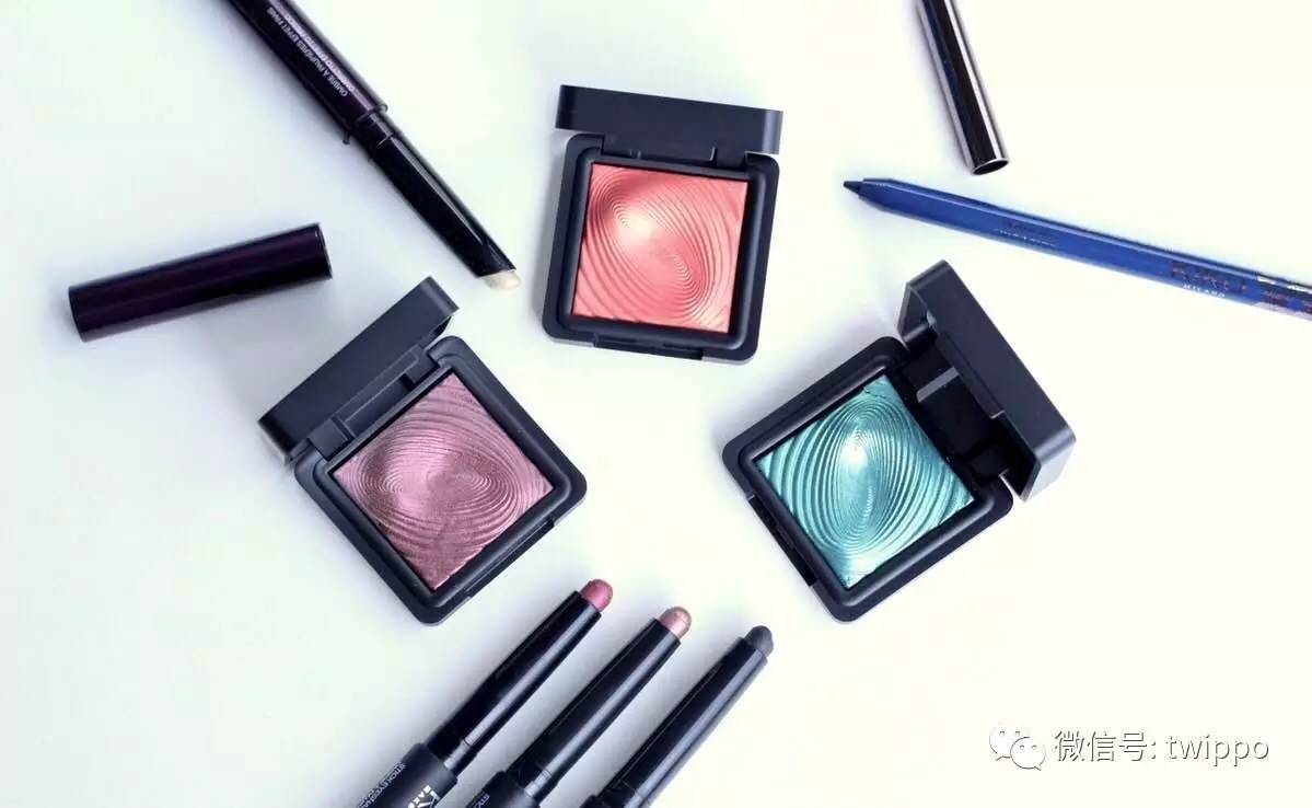阿玛尼彩妆推荐平价款女,阿玛尼秀场时装