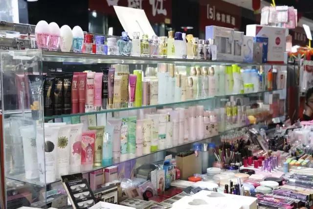 每一个与鱼化寨国际有染的人，都曾对这个小香港有难以言表的热忱