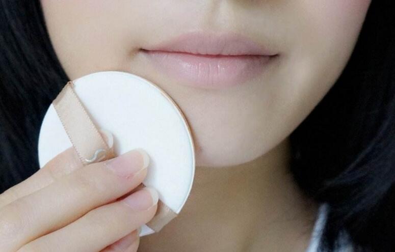 干净的底妆和粉底液有关系嘛,完美底妆和卡粉底妆