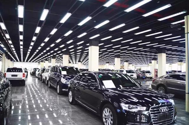 发动机表面有黑色脏东西,发动机有黑色油污怎么处理