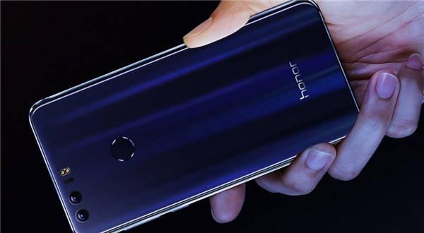 华为荣耀8：仅因为颜值？销量攀升