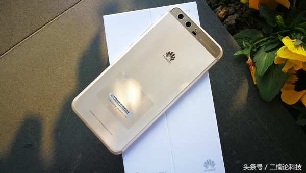 华为p10钻雕蓝后盖原厂,华为p10钻雕蓝陶瓷白哪个好