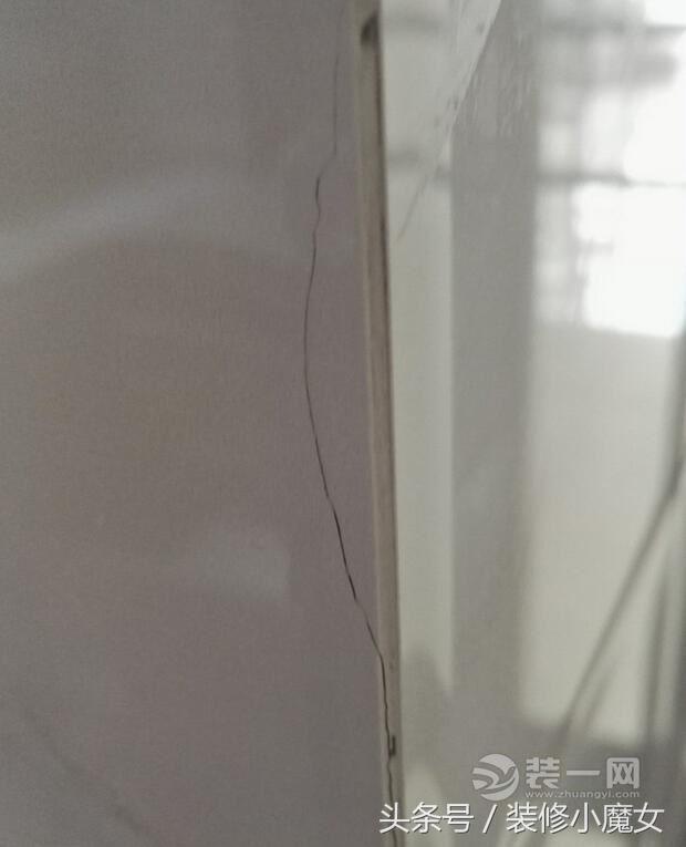 厨房烟道的瓷砖开裂修复,厨房烟道瓷砖开裂怎么修复