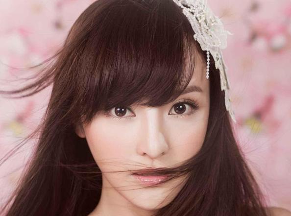 脸上起皮痒怎么回事,脸上起皮是怎么回事讲解的视频