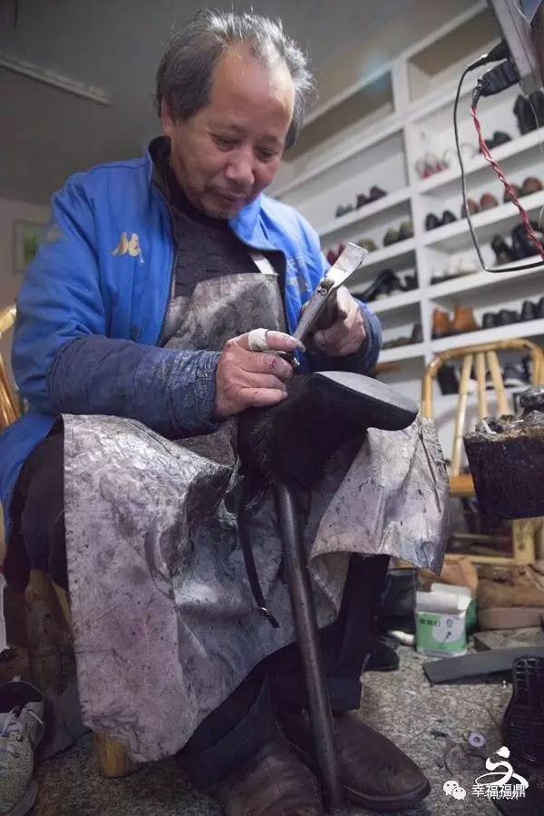 「他们的“江湖”」一位讲究的补鞋匠