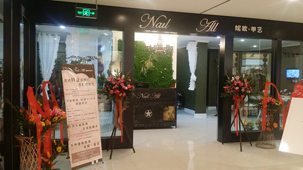 美甲美睫的行业前景,现在学美甲化妆有前景吗