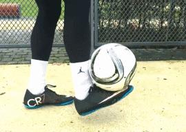 足球基本功端球加胸部停球,足球脚底接反弹球停球技术