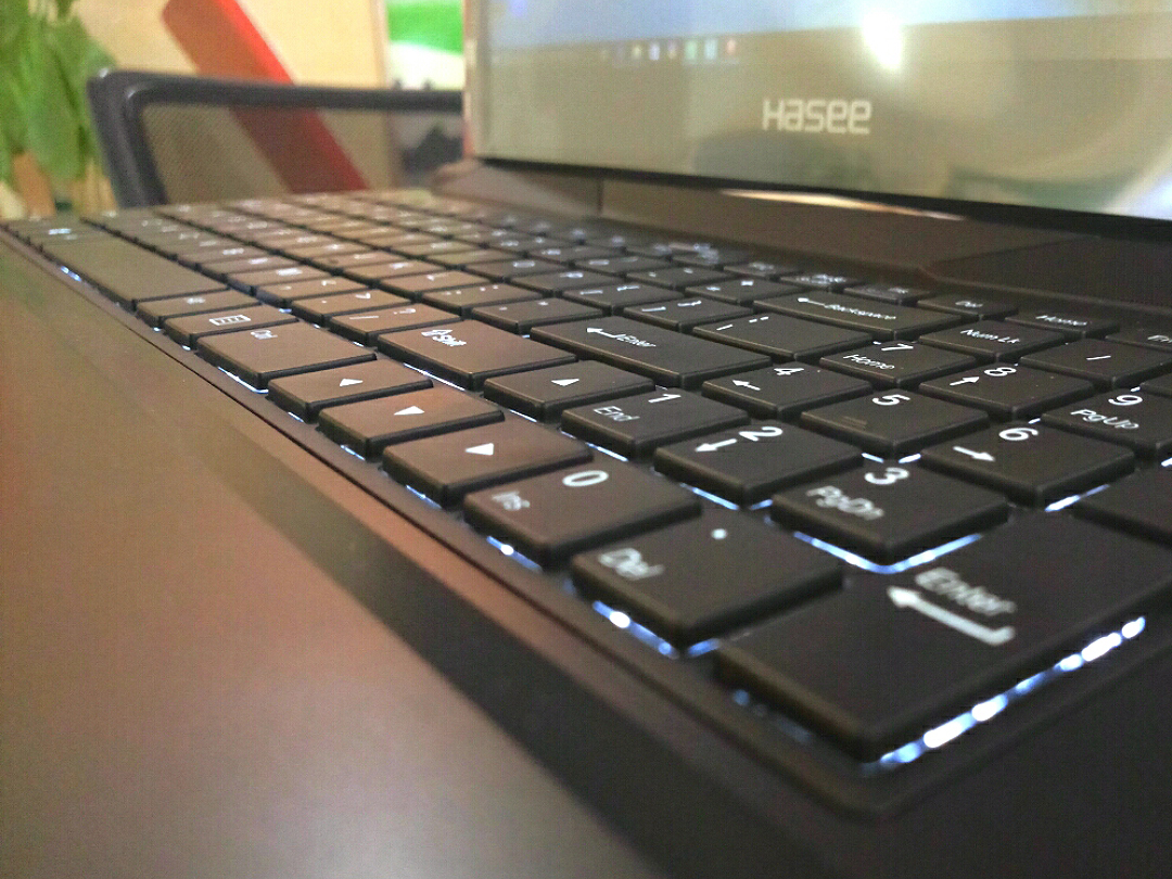 谁说965M显卡战神游戏本过时？开机6秒，跑分19万