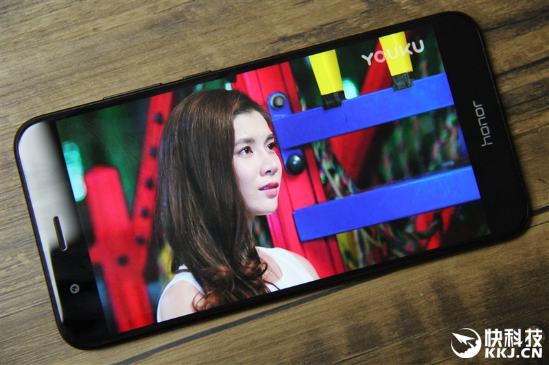 荣耀手机升级8.0测评,荣耀手机关于使用流畅度测试