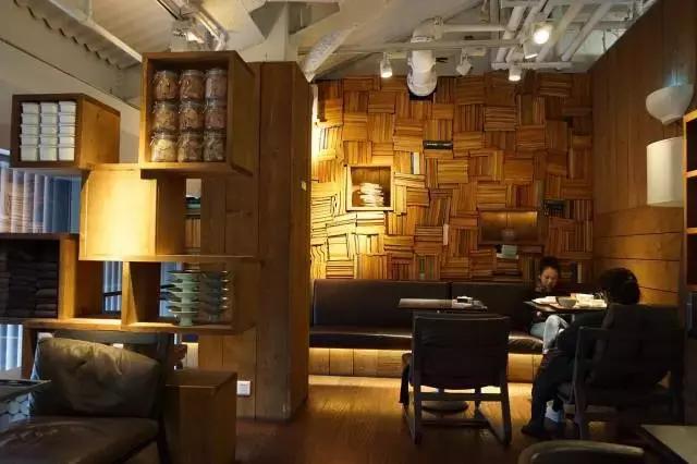 成都潮人喝什么？他们都去这些名堂多到爆的跨界咖啡馆！