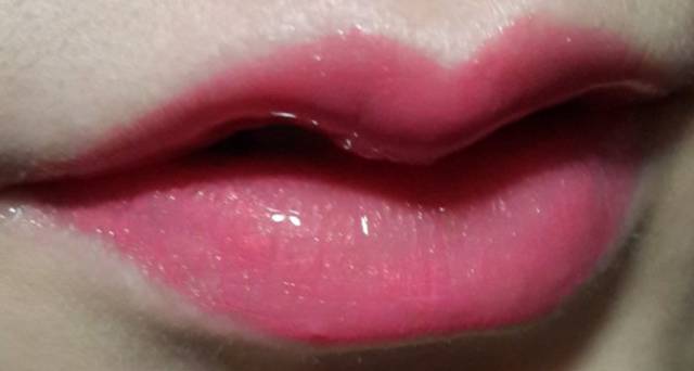 好用的大牌口红两百块价格,平价好用又好看的口红9块9