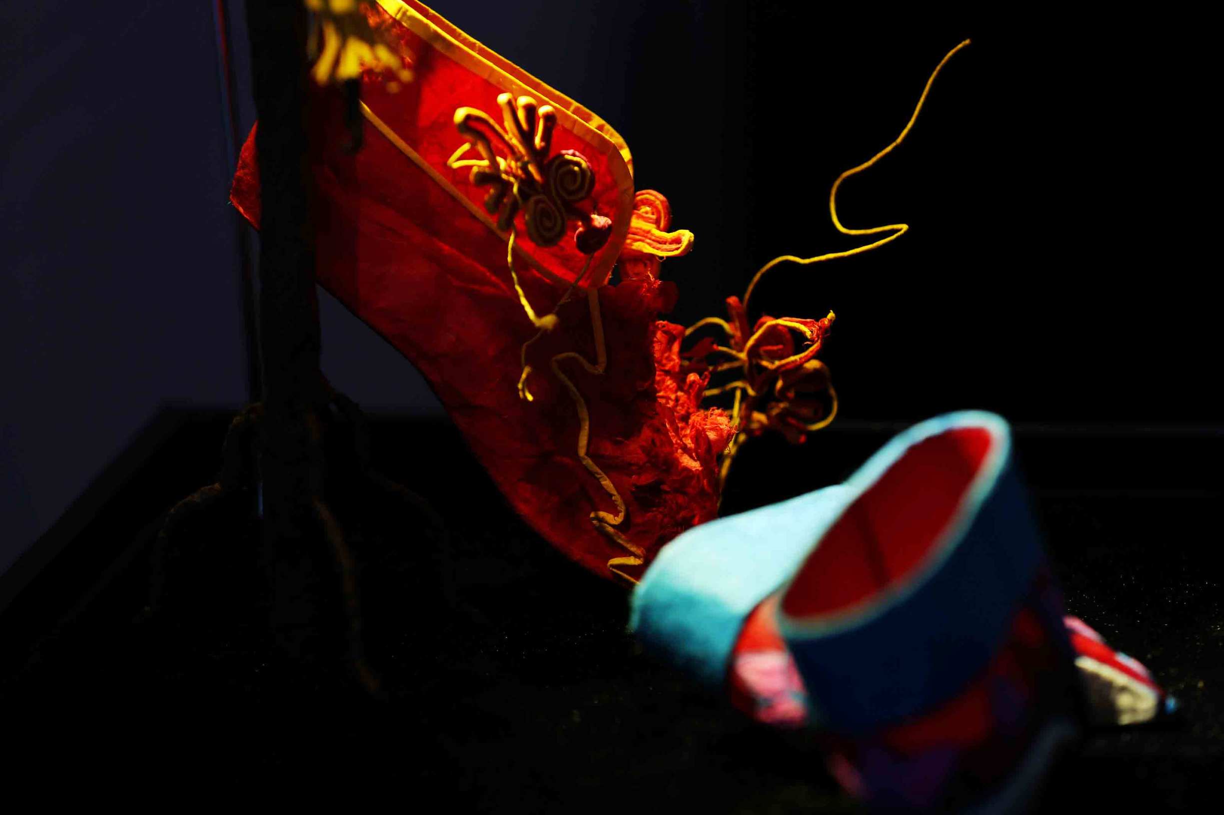 她“玩”纸六年，用纸艺让白龙重现广州聚龙古村