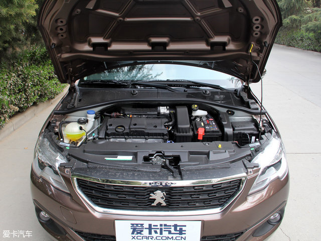 标致3012016款1.6l自动尊崇版,中期改款大变样