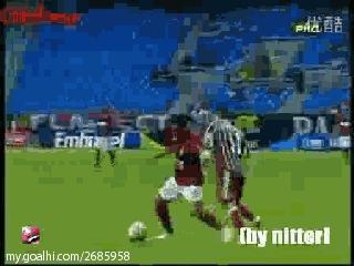 顶级后卫足球名场面,盘点足球教练让人惊艳的停球