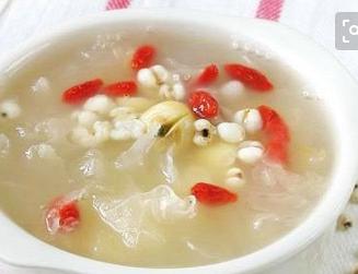 胸前长了很多红色的点点用什么药,胸前长小点点