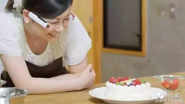 最新*拍偷**神器上线，操作只需要对她抛个媚眼