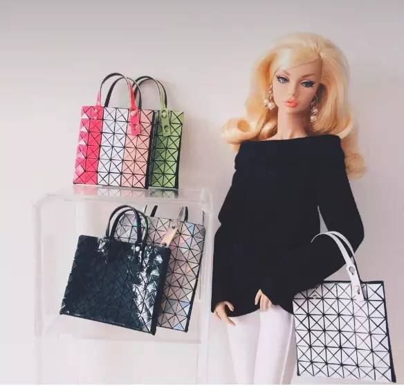 跟着艺术家学穿搭,跟艺术家学穿搭三组时髦颜色