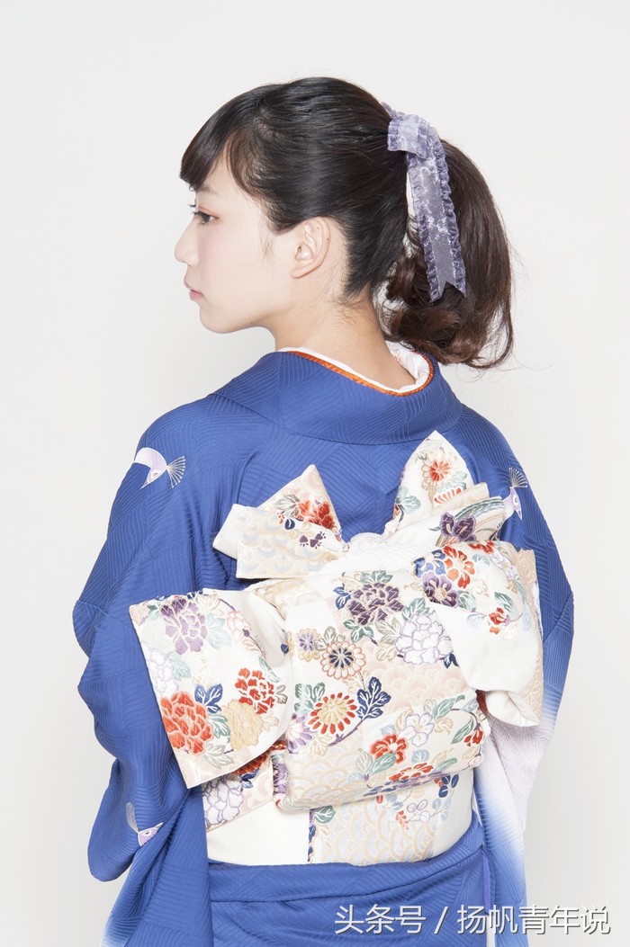 日本和服后面的小垫是干吗用的？为了ooxx?