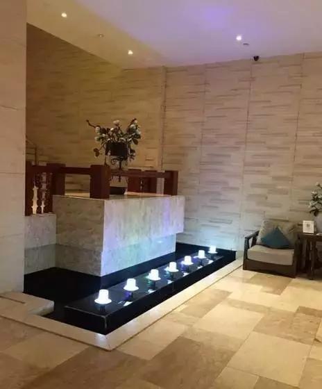 一起泡个温泉,温泉泡池冬天来一场暖暖温泉旅行