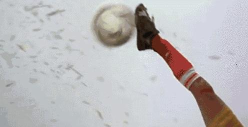 国足2-0韩国大型纪录片,国足1:0韩国足坛人士犀利点评