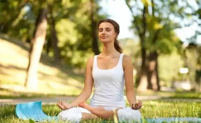 高血压能练习瑜伽倒立吗,练瑜伽可以治高血压吗