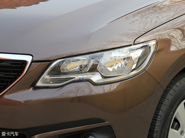 标致3012016款1.6l自动尊崇版,中期改款大变样