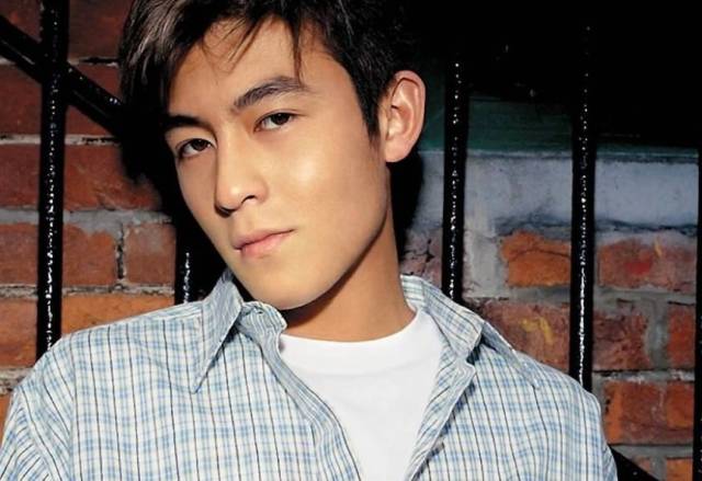 你们都在等秦舒培生孩子，而我却在关注CLOT悄悄上新