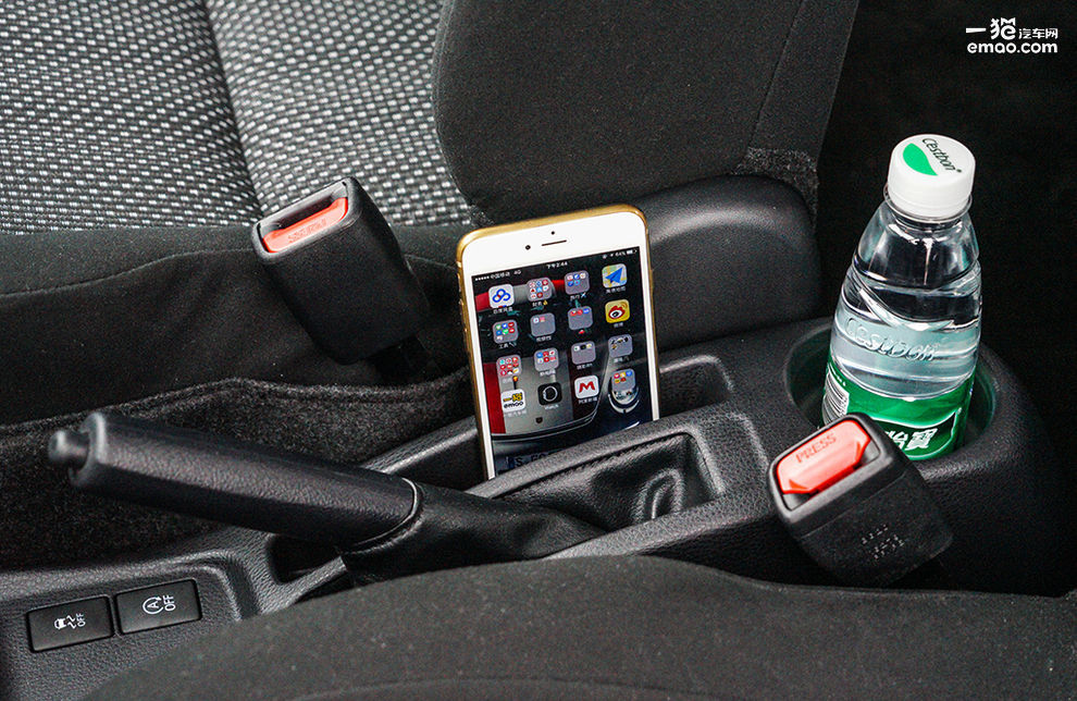 19年3月入户丰田两厢威驰fs二手,试驾丰田威驰fs最低配