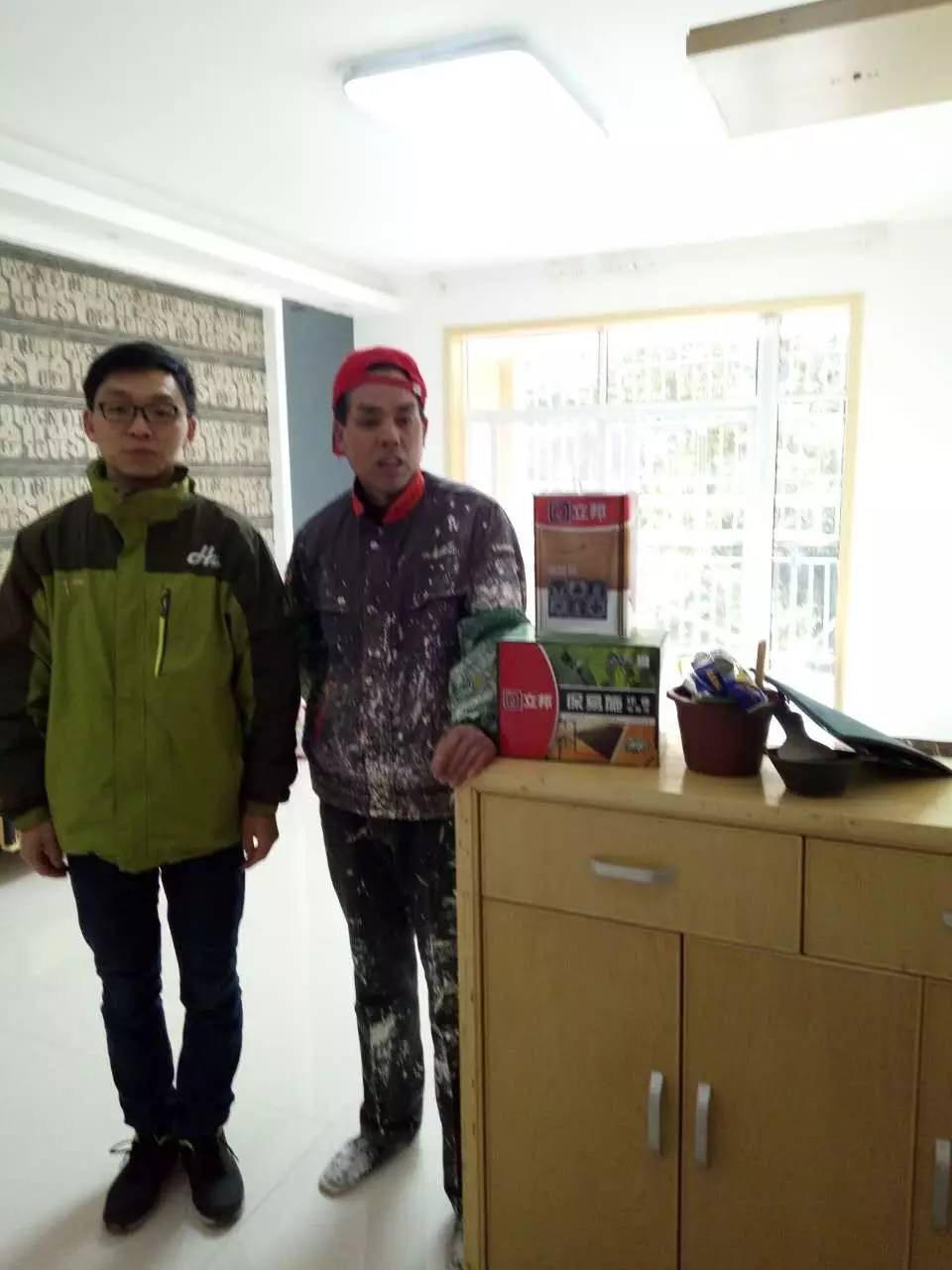 墙面翻新刷白怎样不脱皮,墙面翻新刷漆的详细步骤