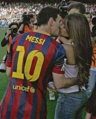 如果你有个喜欢足球的男朋友,如果你的男朋友是一个火车迷