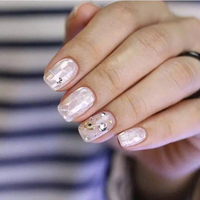 现在最流行美甲款式,2020美甲流行款式视频