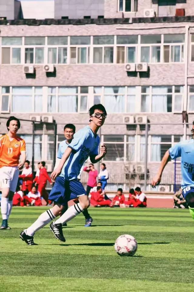 正心男足1：0格物男足，格物后卫不慎乌龙