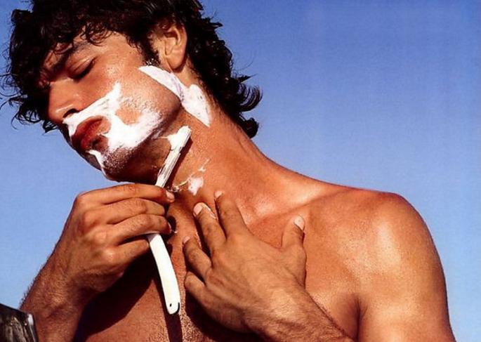 女人一般喜欢男人送她什么礼物,中年女人最想男人送的四件礼物