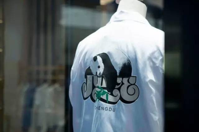 娼潵娼叮鏈嶉グ,娼潵娼叮绮惧搧绔ヨ姗辩獥