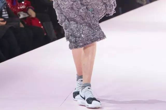 马卡龙色系的小白鞋好清新,马卡龙色系穿什么鞋都百搭