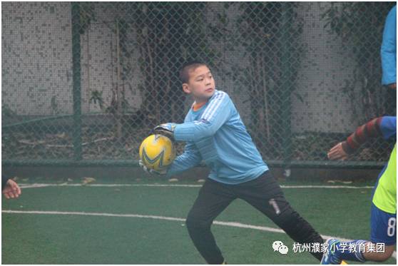 中国足球小将的胜利有多不容易,足球小将们风雨无阻