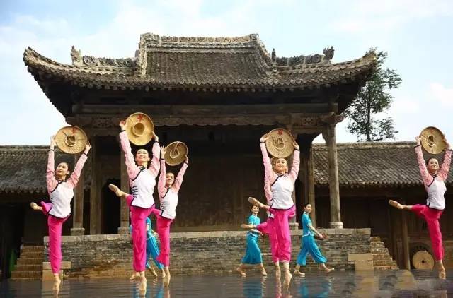 浪漫三月请你来舞蹈完整版,浪漫三月桃花红形体舞