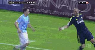 国足对韩国搞笑足球解说,国足赢韩国世预赛幽默