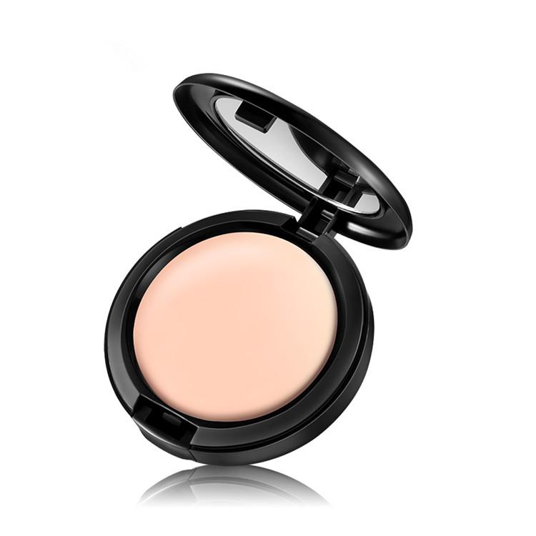 好一点的粉底液遮瑕不卡粉控油,好的粉底透气