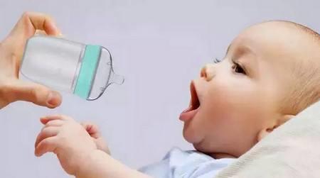 宝宝抗拒用奶瓶喝奶怎么解决,宝宝恋上母乳不吃奶瓶怎么办
