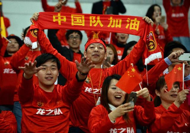 国足1-10惨败,国足0-1憾败韩国集锦