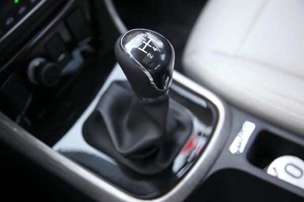 宋楠:甩开套路试驾1.3T北汽幻速S5