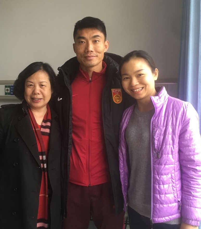 郑智和武磊的配合有多好,中韩赛前武磊和孙兴慜挑边